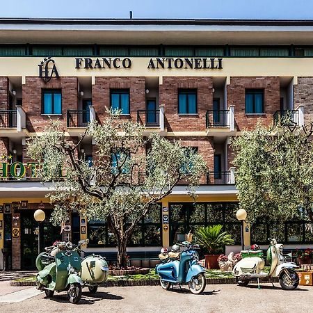 Hotel Franco Antonelli Ассізі Екстер'єр фото